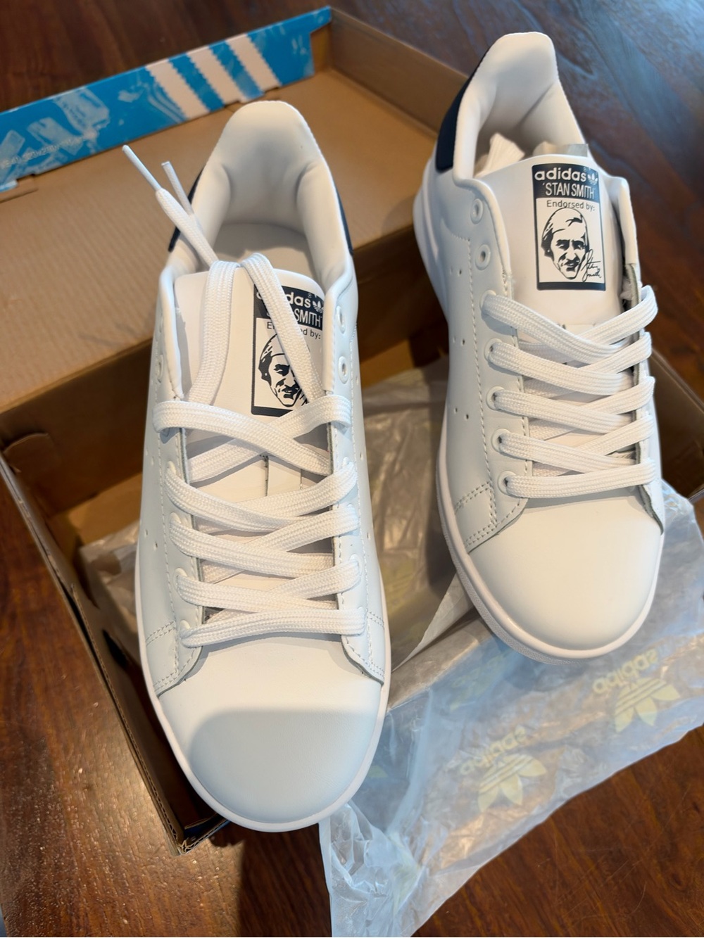Stan Smith adidas White Sneakers withHeel Tab - Low Top Casual